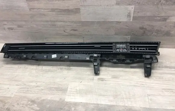 Volkswagen PASSAT B8 Dash center air vent grill 3G2858415