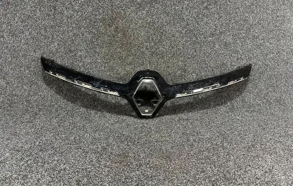 Renault Captur II Front grill 623829844R