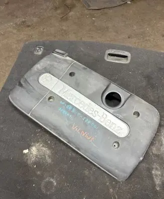 Mercedes-Benz E W210 Engine cover (trim) A6110101067