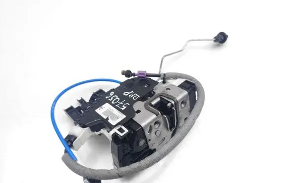 Mercedes-Benz A W176 Front door lock A1667200635 A2040085899