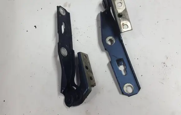 Audi A4 S4 B7 8E 8H Engine bonnet/hood hinges 