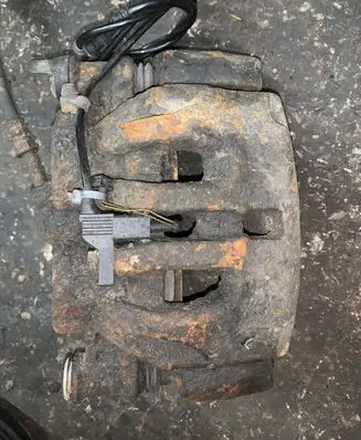 Mercedes-Benz Vito Viano W447 Front brake caliper
