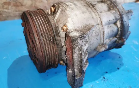 Volvo S80 Air conditioning (A/C) compressor (pump) 36051063
