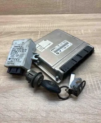 BMW 5 E39 Engine control unit/module ECU 7788310 6905666 0281010314