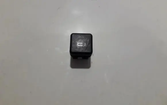 BMW 5 E39 Central locking switch button 8360828
