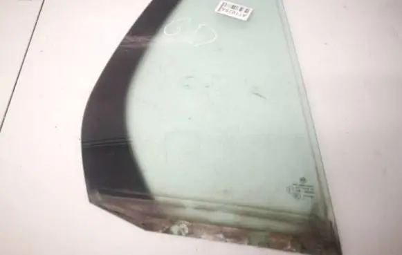 Volkswagen Golf V Rear vent window glass AS2