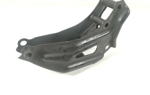 Honda FR-V Engine mounting bracket 50827-S7C-000