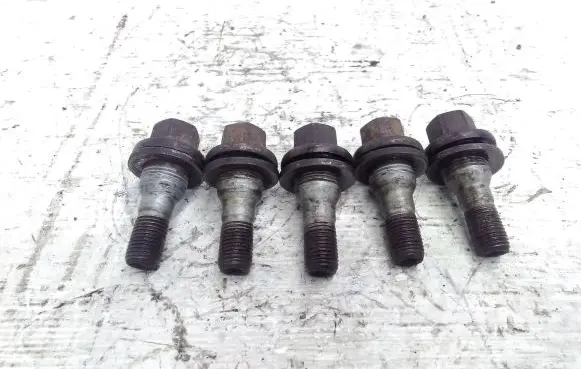 Peugeot 508 Nuts/bolts 