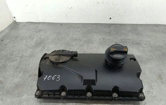 Volkswagen PASSAT B6 Rocker cam cover 038103469