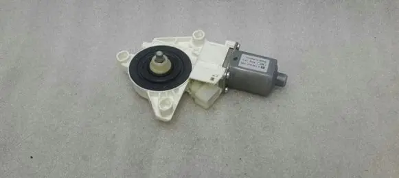 Mercedes-Benz ML W166 Front door window regulator motor A1669060301