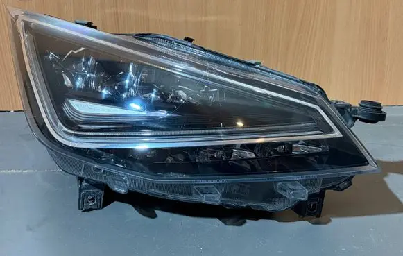 Seat Arona Headlight/headlamp 90120773 6F1941008B