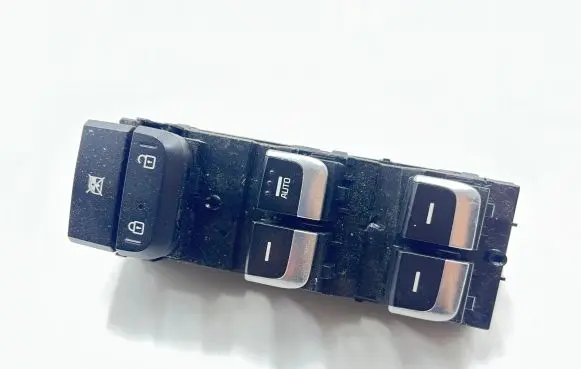KIA Sportage Electric window control switch 93570F1520 1902280000211