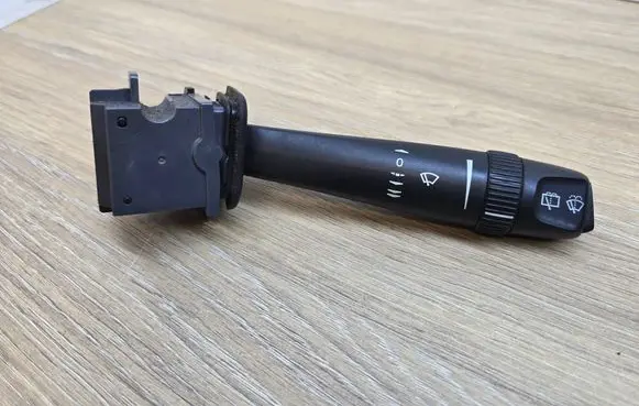 Volvo XC90 Wiper control stalk 8691545