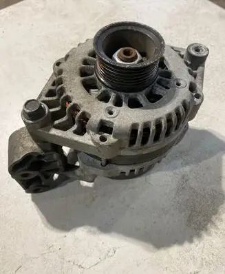 Chevrolet Captiva Generator/alternator 96988216
