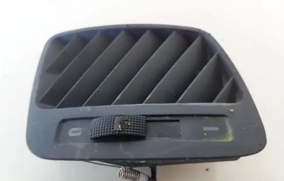 Audi A6 S6 C5 4B Dash center air vent grill 4B0819793