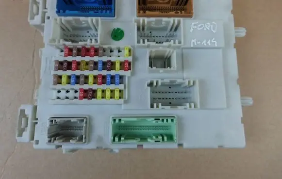 Ford Focus Fuse module BV6N14A073ES