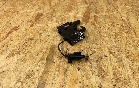 Audi TT TTS RS Mk3 8S Engine bonnet/hood lock/catch 8S0823509A