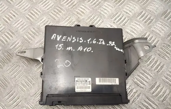 Toyota Avensis T270 Start/Stop control module 8926005010
