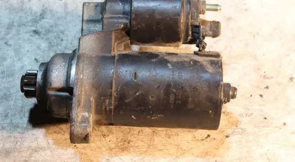 Audi A2 Starter motor 0001121016 02T911023E