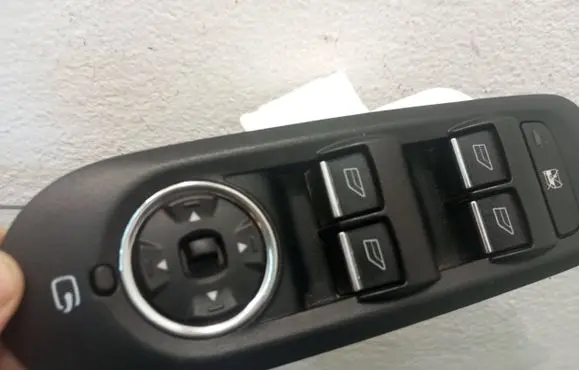 Ford Mondeo MK IV Electric window control switch 7S7T14A132BC A2506980739 A5062009
