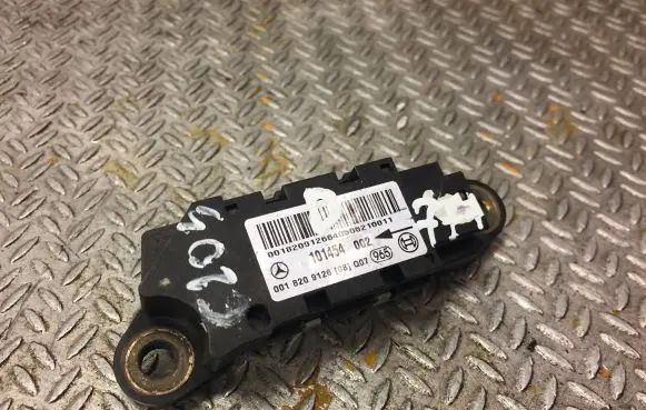 Mercedes-Benz C W203 Airbag deployment crash/impact sensor 0018209126
