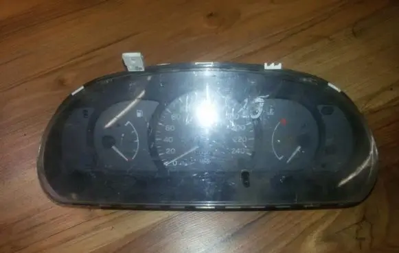 Mitsubishi Colt Speedometer (instrument cluster) mb899862 758950