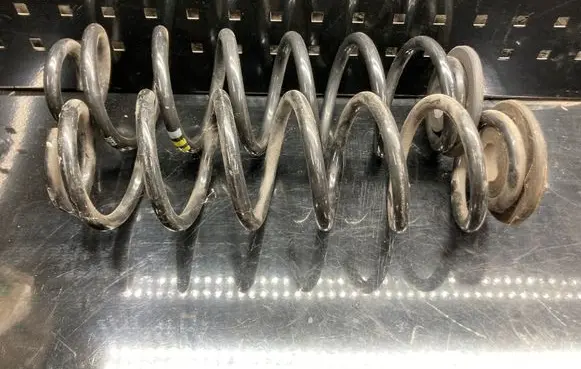 Audi Q3 8U Rear coil spring
