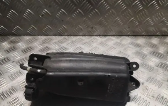 Vacuum air tank
