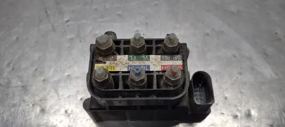 Mercedes-Benz S AMG W221 Air suspension valve block A2513200058