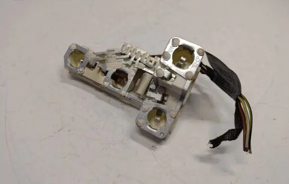 BMW 3 E90 E91 Tail light bulb cover holder 7160075 63217160075