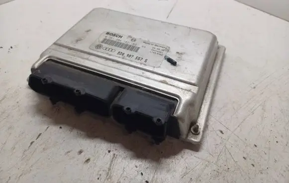 Audi A4 S4 B5 8D Engine control unit/module 8D0907557S 26SA4561 0261204182