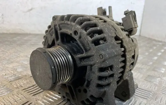 Mercedes-Benz E W212 Generator/alternator 6G9N10300XC 690150 0121615009