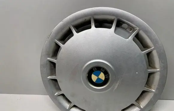 BMW 3 E30 R14 wheel hub/cap/trim 361311791701 11791701