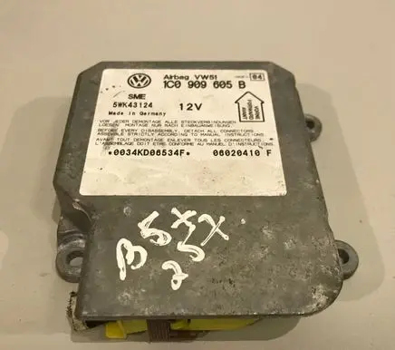 Volkswagen PASSAT B5.5 Airbag control unit/module 1C0909605B 5WK43124