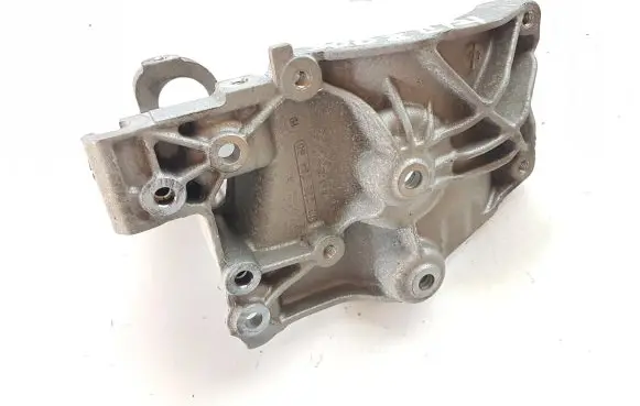 Peugeot 3008 II A/C compressor mount bracket 9823598480