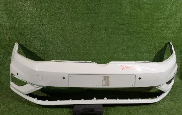 Volkswagen Golf VII Front bumper 