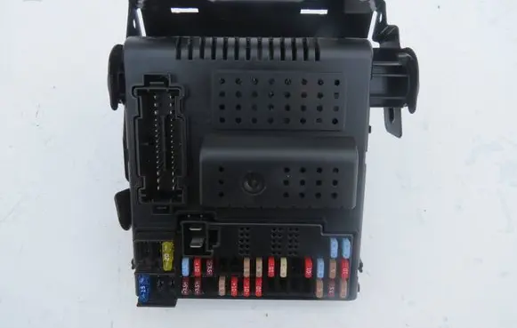 Volvo XC90 Fuse module 30786890 06W492 28087582