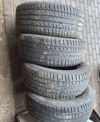 Volkswagen Golf VI R16 summer tire 20555R16