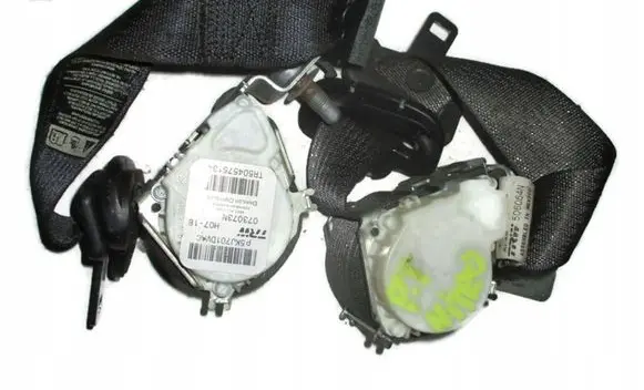 Dodge Nitro Rear seatbelt