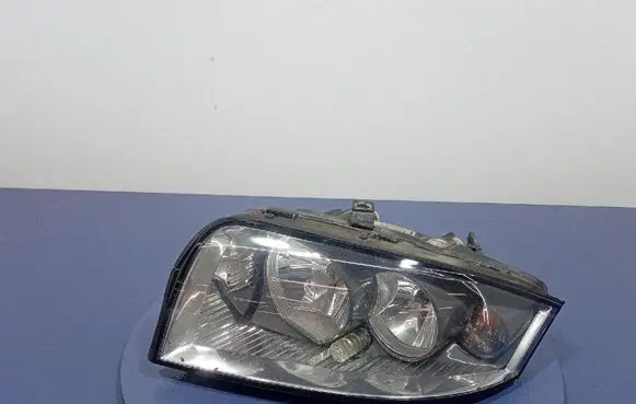 Audi A2 Headlight/headlamp 8Z0941003H