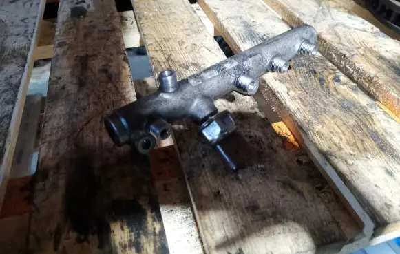 Audi Q7 4L Fuel main line pipe