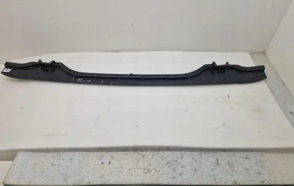 Hyundai i30 Bottom radiator support slam panel 