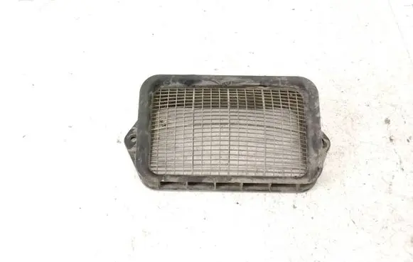 Volkswagen PASSAT B6 Quarter panel pressure vent 1355D300383 1K0815470B