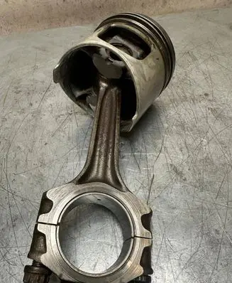 Mercedes-Benz 380 560SEC C126 Piston with connecting rod 11710 086052