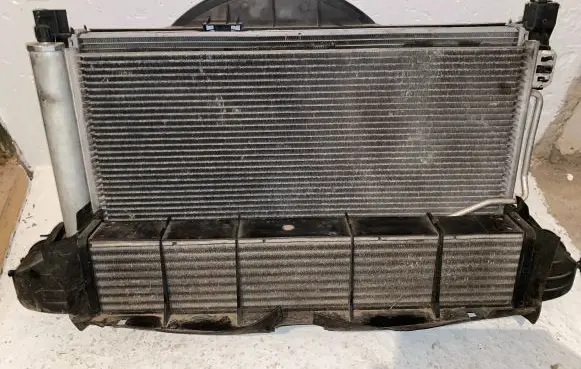 Mercedes-Benz C W203 Radiator support slam panel A2035000954 A2035000293 885001955