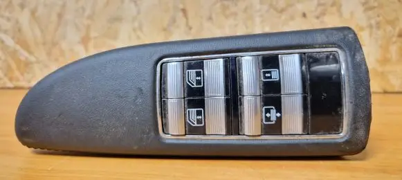 Mercedes-Benz S W221 Electric window control switch P0109546