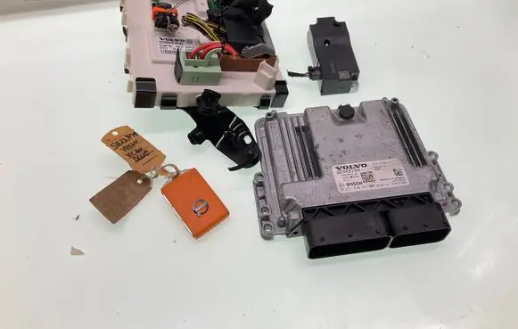 Volvo XC40 Engine ECU kit and lock set 32349194 P0032349194 T2302130558