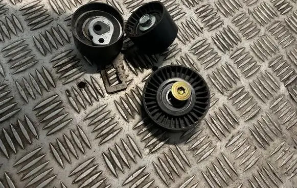 Hyundai Terracan Generator/alternator belt tensioner