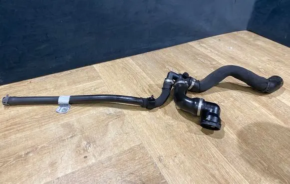 Jaguar F-Pace Engine coolant pipe/hose KK8M8260AD C72GA