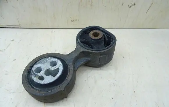 Honda CR-V Gearbox mounting bracket